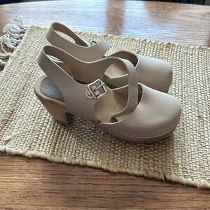 MIA Abba Clog Sandal Taupe Size 36